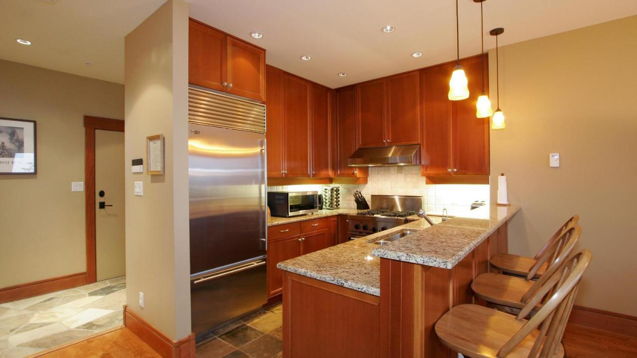 Taluswood The Heights 18 | Mountainside Townhome W/ Ski Access, Hot Tub, Tranquil Views Whistler Extérieur photo
