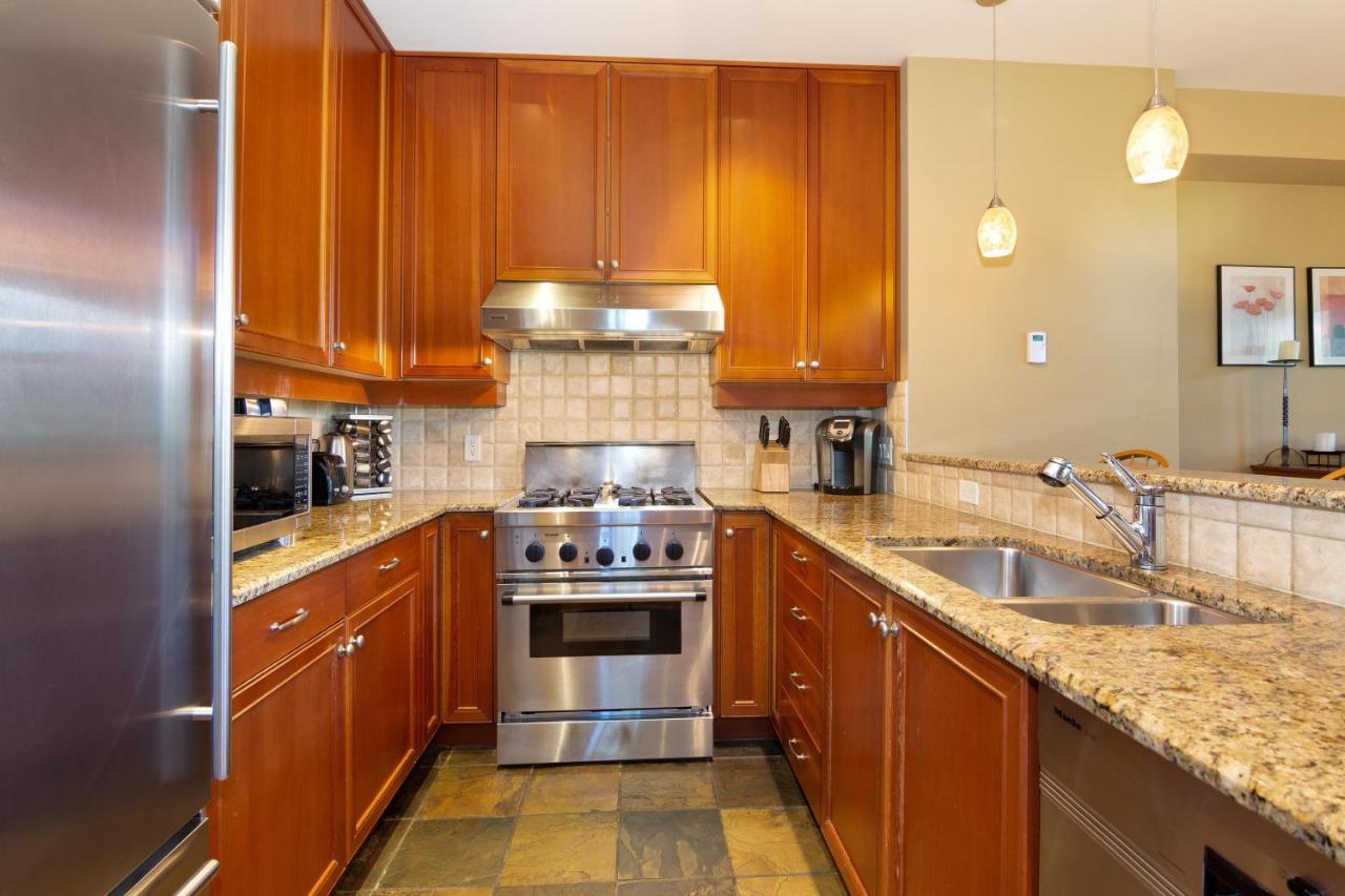 Taluswood The Heights 18 | Mountainside Townhome W/ Ski Access, Hot Tub, Tranquil Views Whistler Extérieur photo