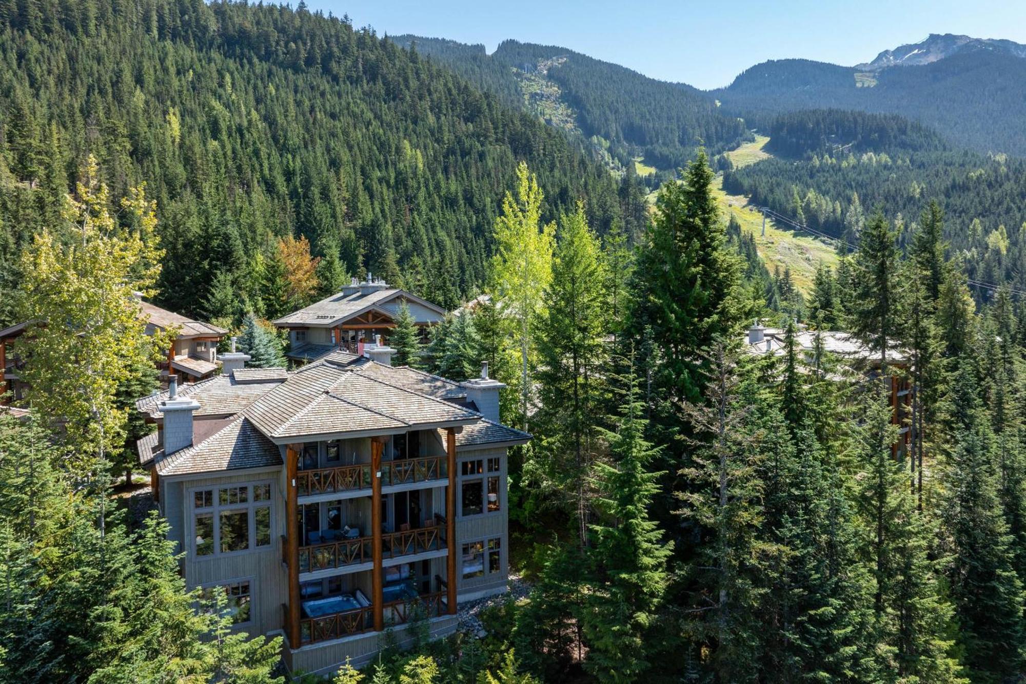 Taluswood The Heights 18 | Mountainside Townhome W/ Ski Access, Hot Tub, Tranquil Views Whistler Extérieur photo